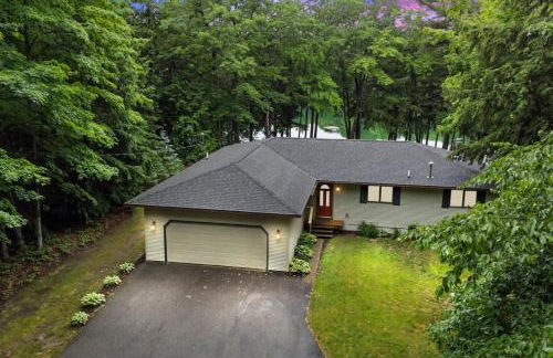 Lakeside Getaway includes Hot Tub pet friendly - Foto 60