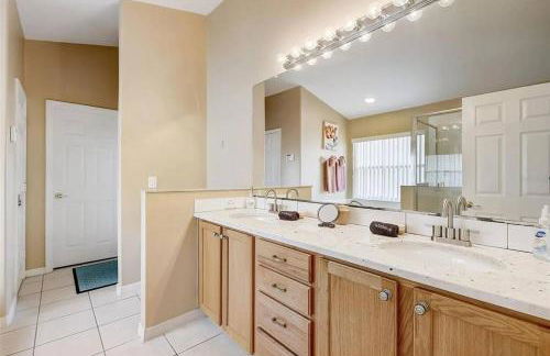 Disney 5 Bed Villa with free Private Pool, Hot Tub, Games in Solana Resort! - Foto 21