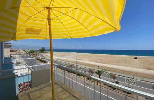 Rainbow Seafront Apartment - Foto 14