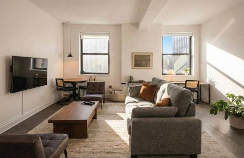 Luxury Downtown Apt with Parking, Gym, and Lap Pool - Foto 1