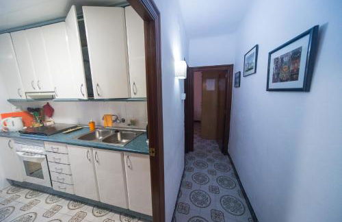 Comodo y luminoso en Cornella -Barcelona- - Foto 16