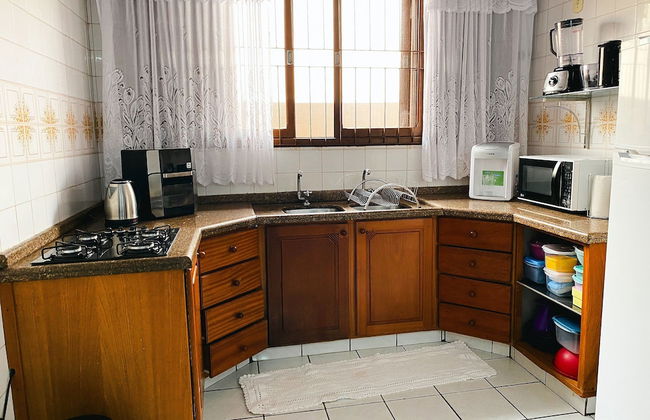 Casa Ampla 1 suite 2quartos churras e AC - Foto 10