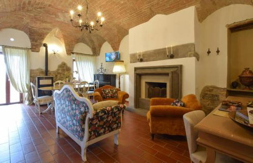 Lovely Apartment In Civitella Benazzone - Foto 2