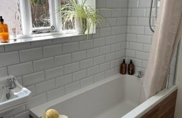 Beehive Cottage - Photo 32