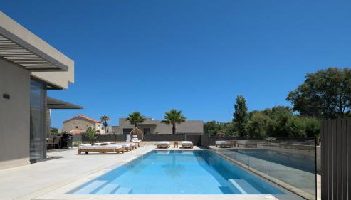Athina Luxury Villa, with Pool & Walk to the Beach, By ThinkVilla - Photo 3