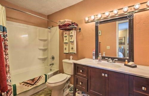 Mountain-View Angel Fire Condo Walk to Skiing - Foto 14