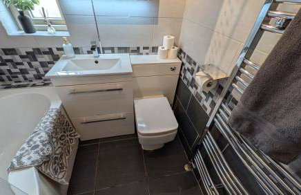 Modern 3-Bed Family Haven wFree Parking - Foto 33