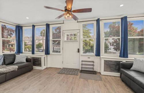 Spacious Home King Beds Gym Deck Games Parking AC - Foto 28