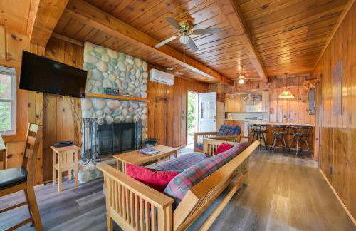 Pet Friendly Mullett Lake Cabin with Dock! - Foto 4