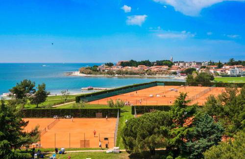 Boutique Apartment with Private Heated Pool - Photo 25