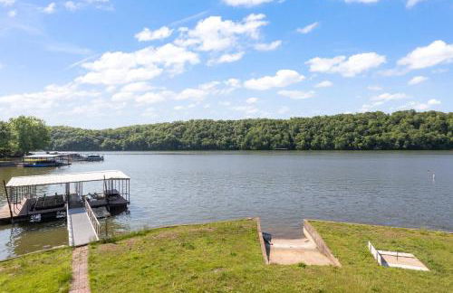 Huge Lakefront Yard, Private Dock - Amazing Views! - Foto 40