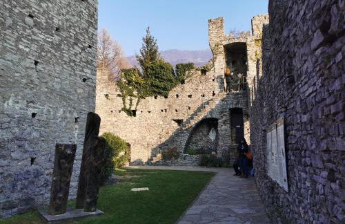 Near Villa Monastero and Castello di Vezio - Foto 4