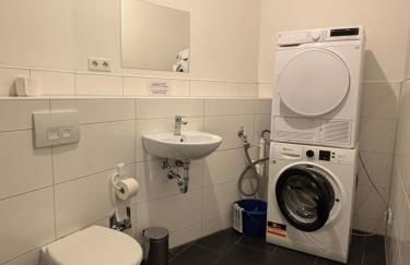 Case Four Boardinghouse mit Parkplatz, Küche, Waschmaschine und Trockner - Photo 9