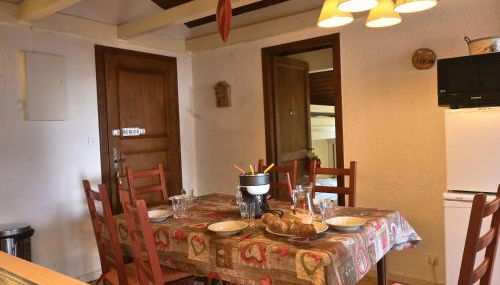 Confortable 3 pièces, 6 pers, balcon sud, proche télésiège, animaux OK, parking, WiFi - FR-1-676-202 - Foto 2