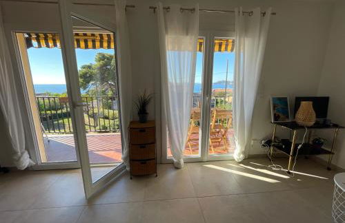 Appartement cosy vue mer à 50 m de la plage - refait à neuf et climatisé - Foto 10