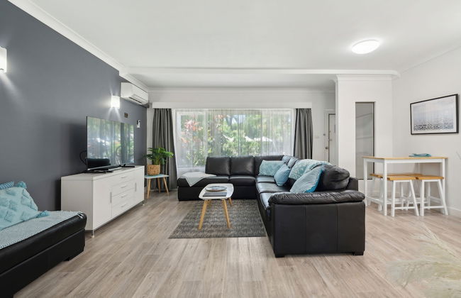 Smugglers on the Beach - Foto 39