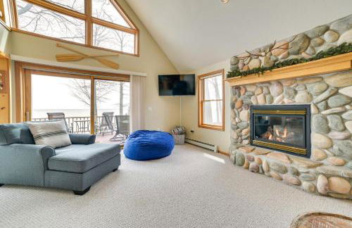 Waterfront Lake Huron Home - Private Beach! - Foto 5