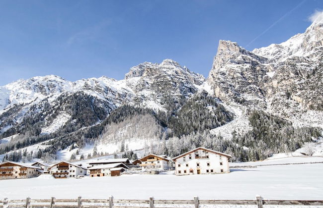 Chalet in Steinach am Brenner Near Ski Area - Foto 33