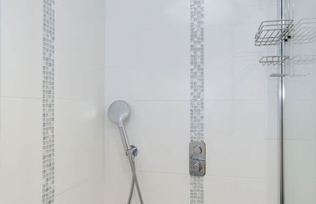 Two Bed Seafront Escape in East Wittering - Photo 50