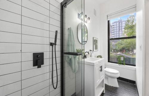 2BR and 2BA in Historic Brownstone near Subway - Foto 22