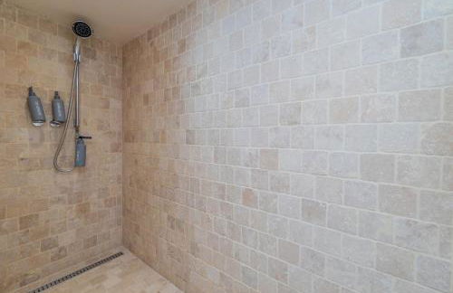 Heron Stays Bath- Historic Pub Retreat, Original Beams, Parking, Sleeps 9, 3 Miles to Bath Central - Photo 41