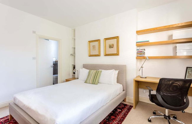 Spacious Apartment Near Portobello Road - Photo 3