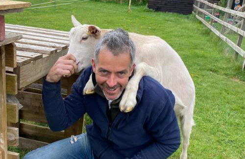 Rew Farm Country and Equestrian Accommodation - Sunset Lodge - Photo 26