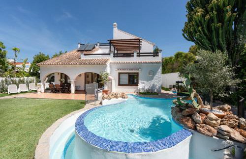 Villa by the beach 5 bedrooms - Foto 1