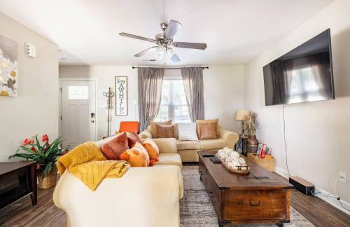 6 Bedrooms Sleeps 16 Great Area - Photo 50