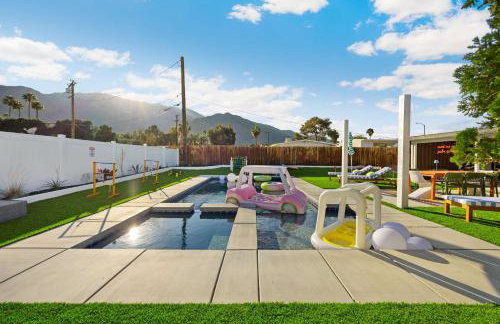 Desert Glow Getaway - Pool - Lounging - Backyard Games - Foto 38