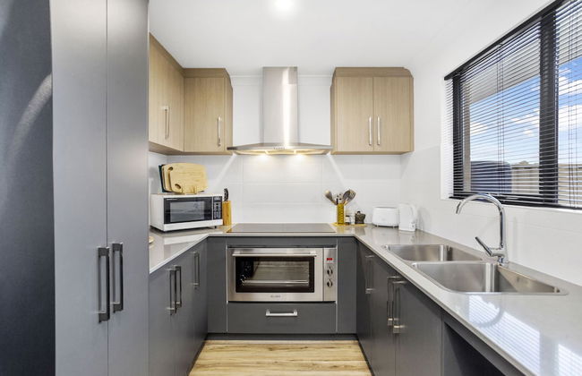 Perth Airport Hideaway - Photo 11