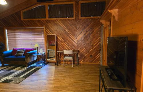 The Lodge Large Cabin, 17 Acres, Playground, Forest Access - Foto 22