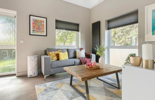 Brand New 1-Bed Flat With Free Parking - Foto 2