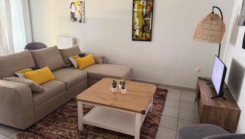 Appart Lumineux 2ch proche Près d'Arènes avec wifi tv et patio - Foto 3