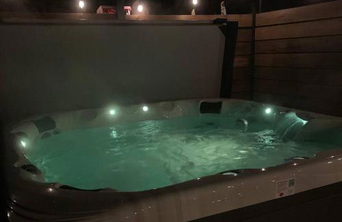 New Listing 2BR/2BA on Trout Lake HotTub & Firepit - Foto 49