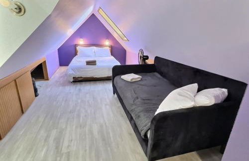 Gem Palace with Hot Tub Sauna - Photo 5