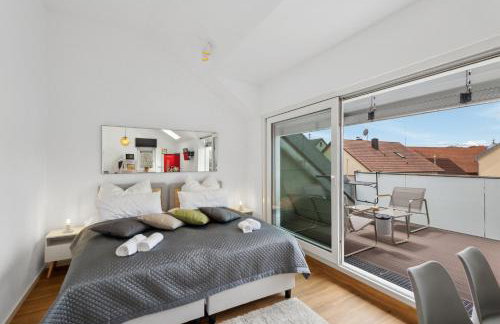 Harmonie Homes - Built in 2025 - High-Quality Beds & Linen - Full Kitchen - Fiber WiFi - 4K Smart TV - 2 Balconies - Elevator - Free Private Parking - Near Augsburg - 20 Min via Autobahn to Munich-West - Foto 17