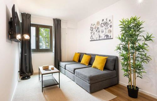 Urban Apartment with 2 Bedrooms - Photo 13