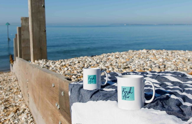 Sunny Seafront Chalet - Sleeps 6 - Photo 41