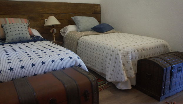 Alba 2-bed Cottage - Sleeps 4 - Montseny Park - Foto 4, Habitación