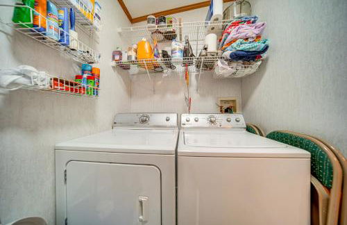 1 Mi to Lake Access Erie Home with Private Backyard - Foto 21