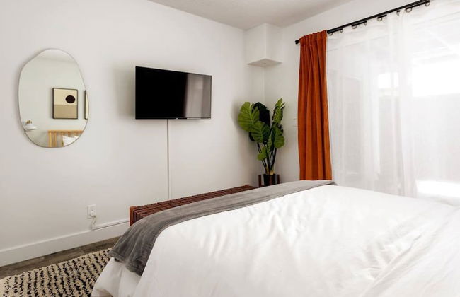 Mid-century Gem w Secret 4th Bedroom Near Downtown - Foto 39