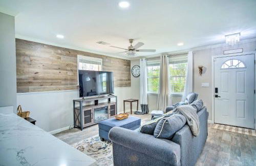 Blue Cottage in the Bayou with Private Yard! - Foto 4