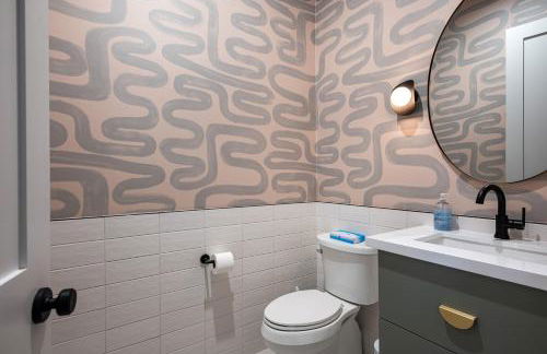 Mountain views swimming a private escape at Sonoran Serenity - Foto 32