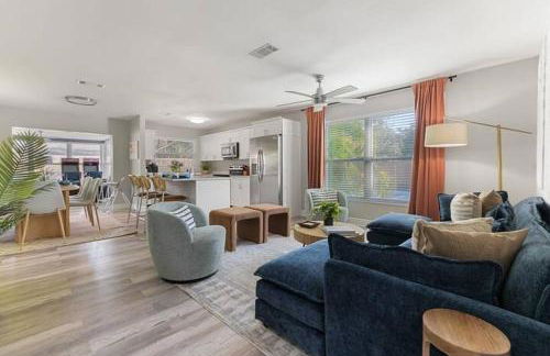 New listing~10 min to beach~Back yard fun~Pool - Foto 28