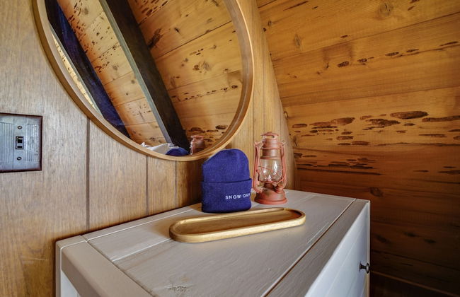 Horizon by Avantstay Stunning A-frame Cabin w Hot Tub Billiards Lake Views - Photo 23