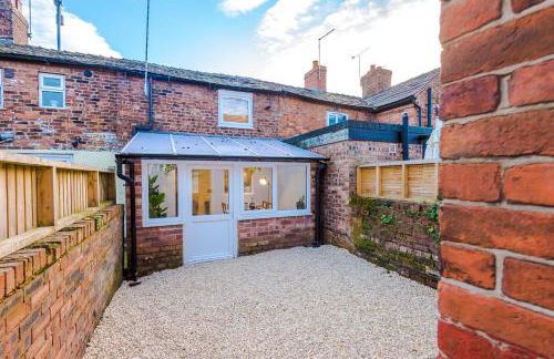 Foden's House by YourStays - 2 Bedroom Cottage in Sandbach with gorgeous dining room extension, High end finish - Foto 61