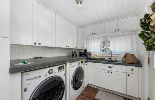 Tiny Home w MIL suite - 3 MI to DT - Foto 16