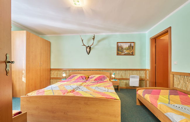 1 bedroom Apartment in Stárkov with swimming pool and garden - Photo 2