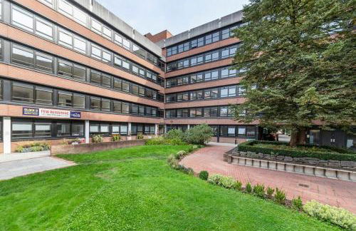 Modern 1 Bedroom Apartment in East Grinstead - Photo 13